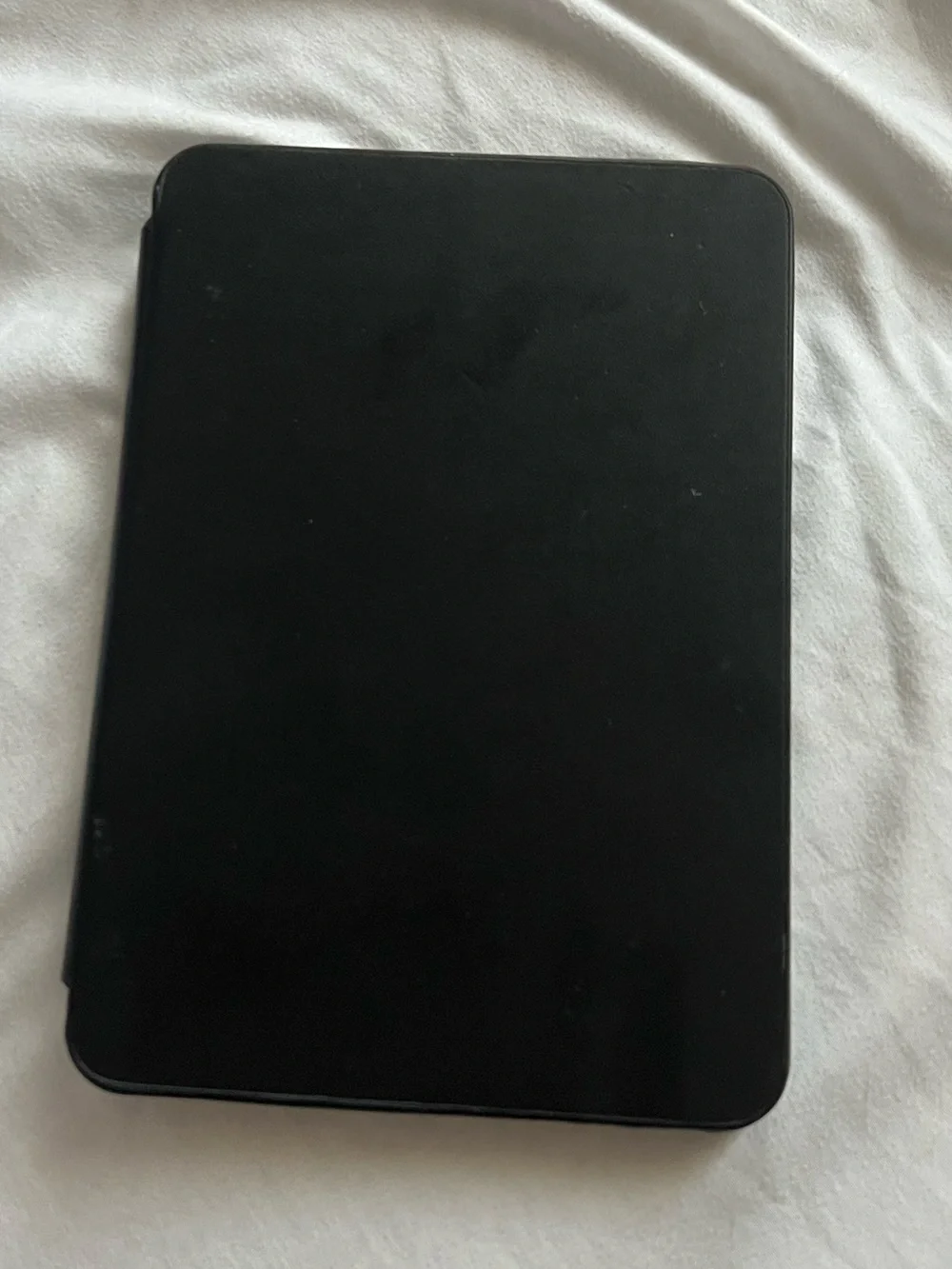 Amazon Kindle eReader in Black with Black Smart Cover